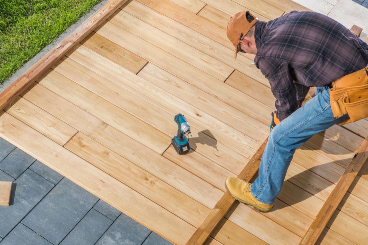 REASONS TO REPLACE YOUR DECKING