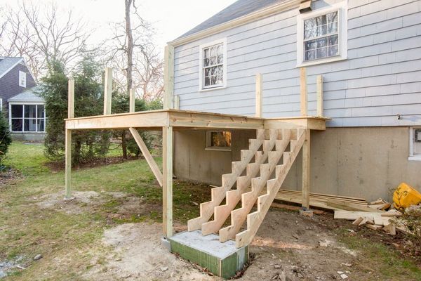 Stair Landing - Constructionly Biz